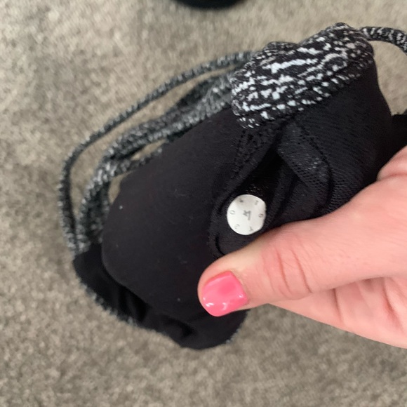 LuLuLemon Sports Bra - Picture 3 of 3